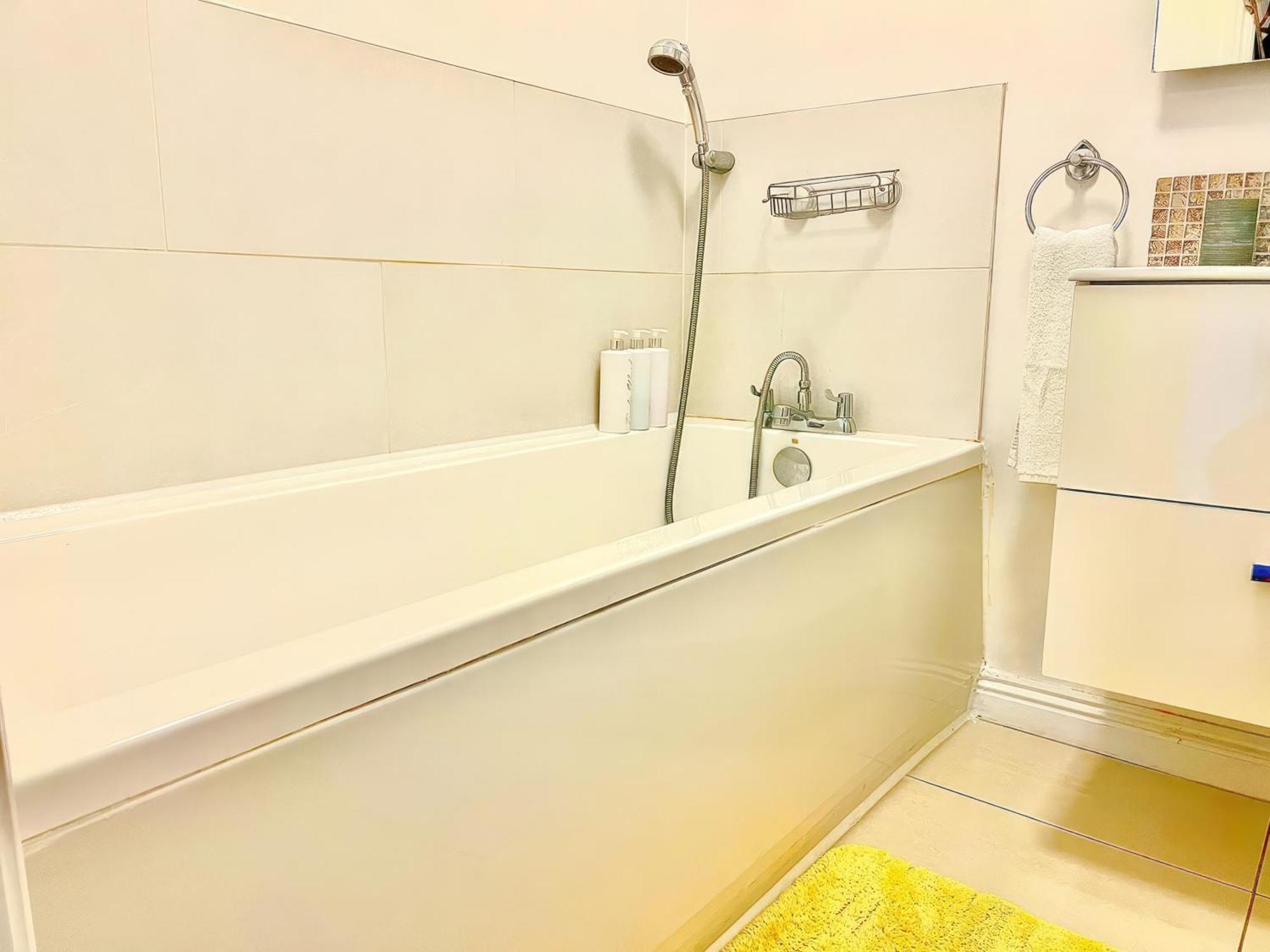 Lovely 2 Bed 2 Bath Flat With Free Parking Poole Exteriér fotografie