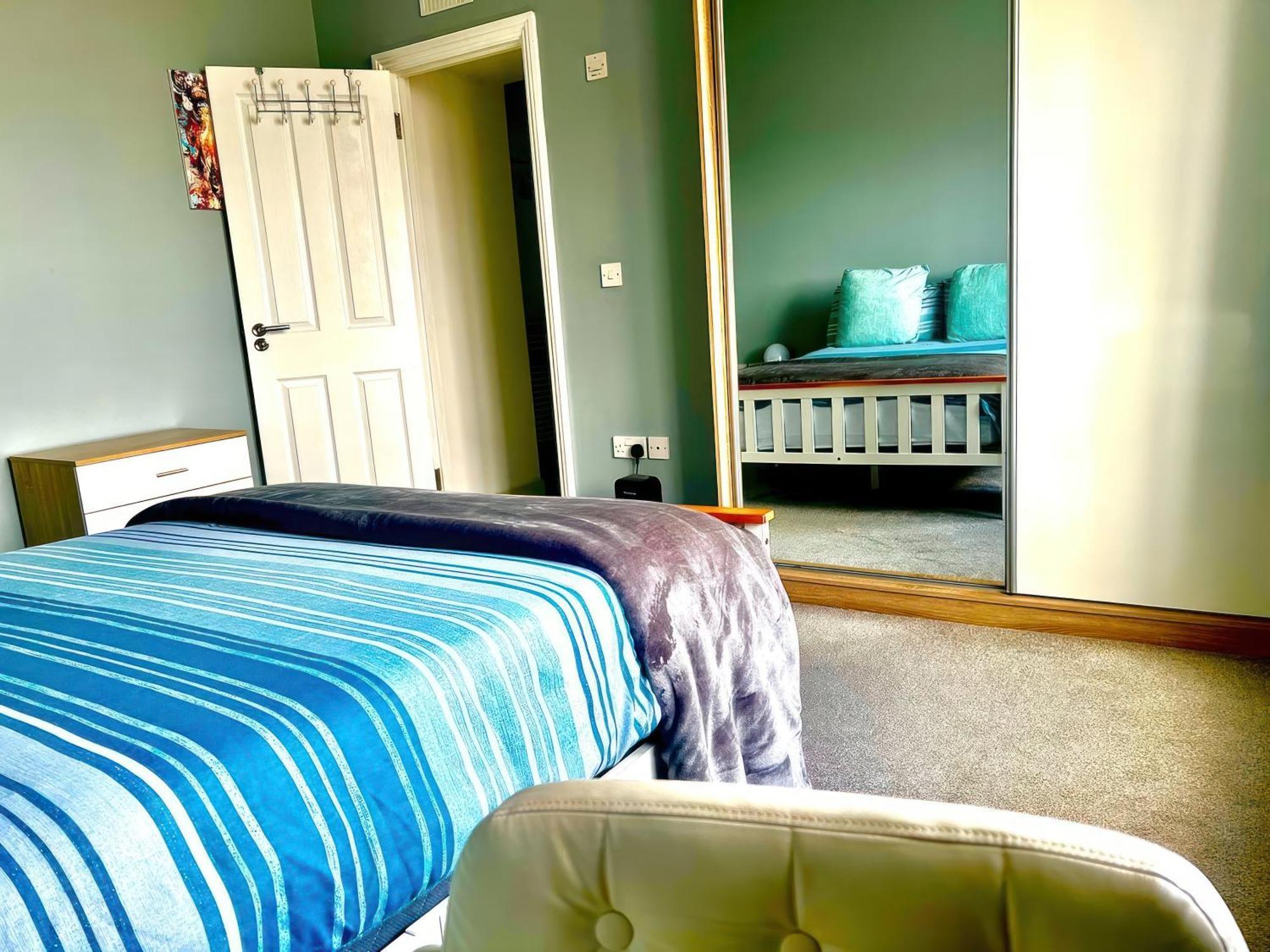 Lovely 2 Bed 2 Bath Flat With Free Parking Poole Exteriér fotografie