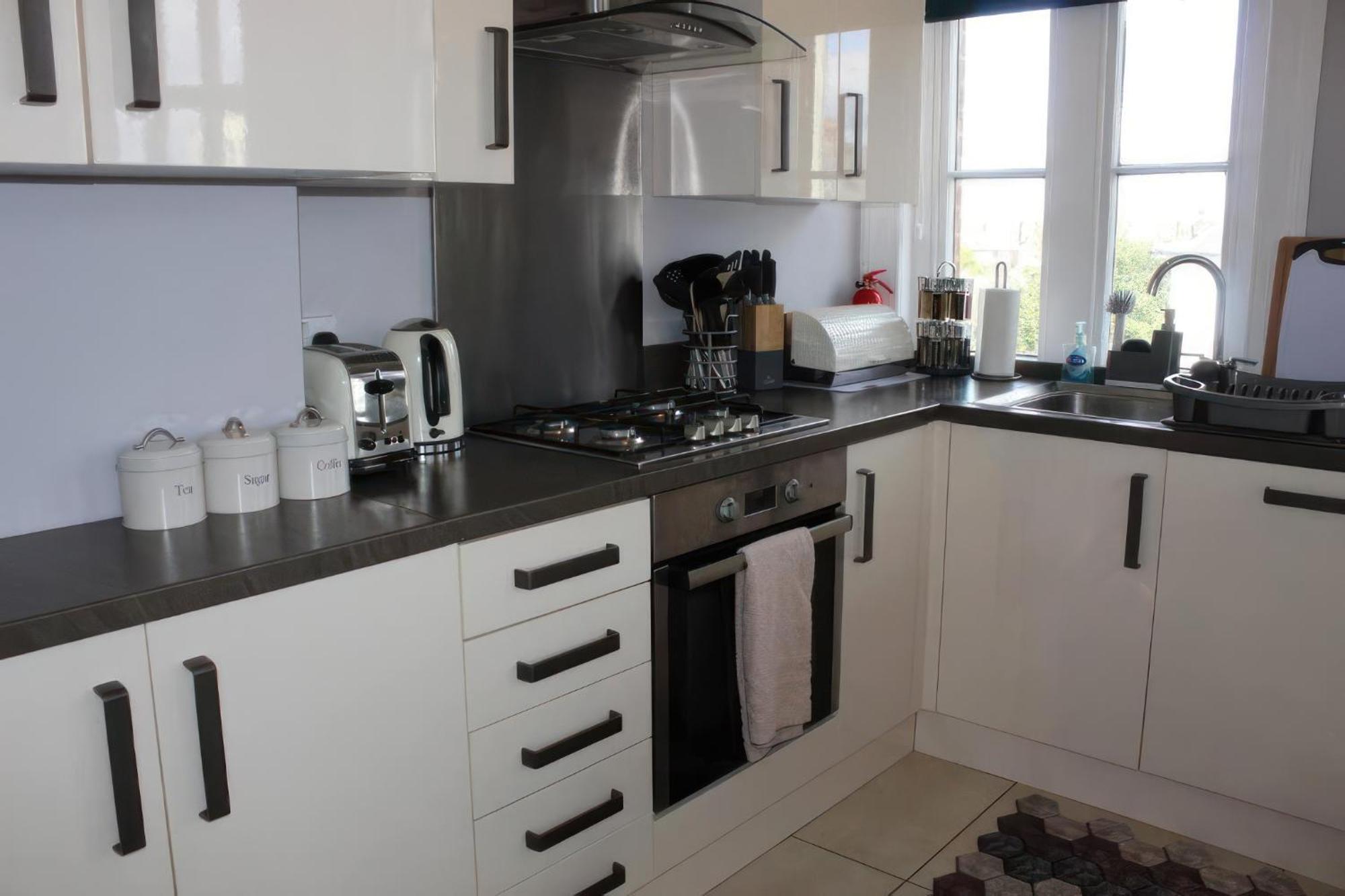 Lovely 2 Bed 2 Bath Flat With Free Parking Poole Exteriér fotografie