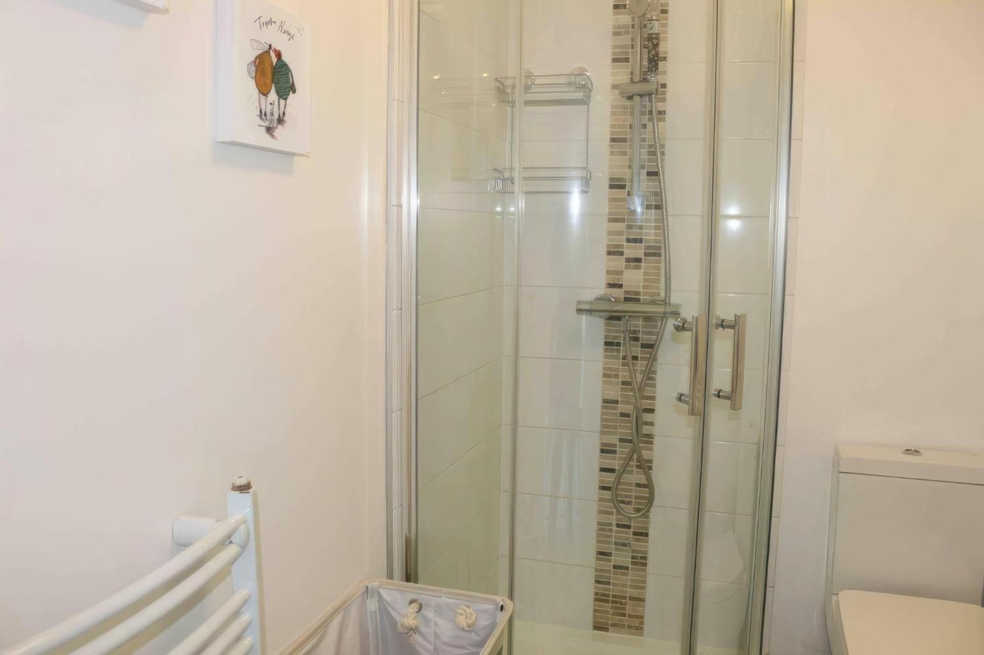Lovely 2 Bed 2 Bath Flat With Free Parking Poole Exteriér fotografie